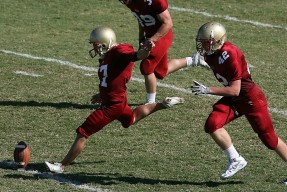 希腊女篮在欧洲锦标赛中再夺金牌，继续强势领跑，希腊 欧锦赛