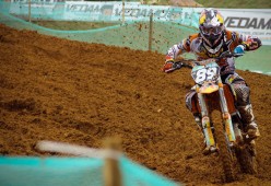 “马科斯·梅特罗：阿根廷美洲狮队的全能防守者，未来成就更加辉煌”